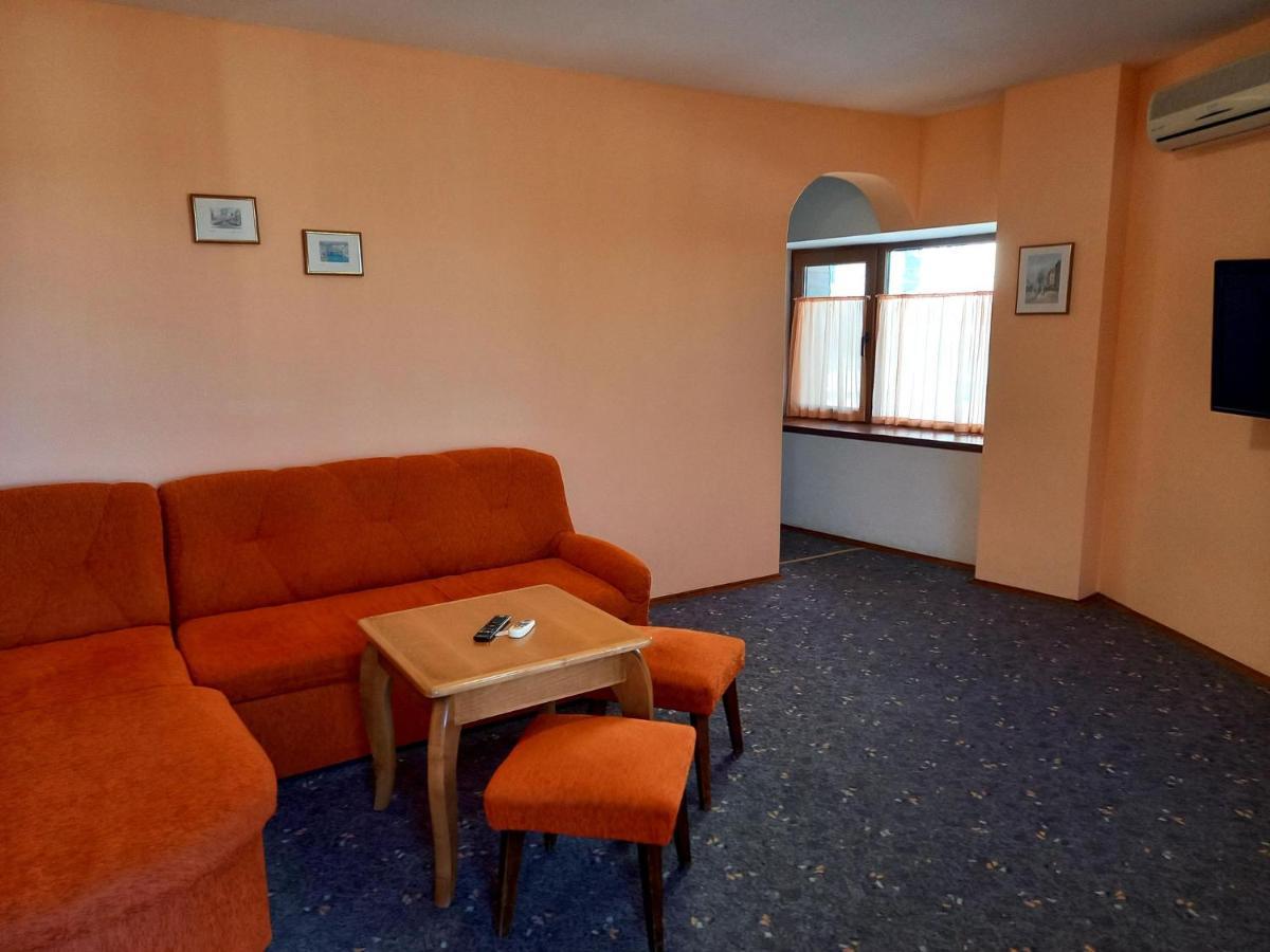 Regina'S Guesthouse Balchik Exterior foto